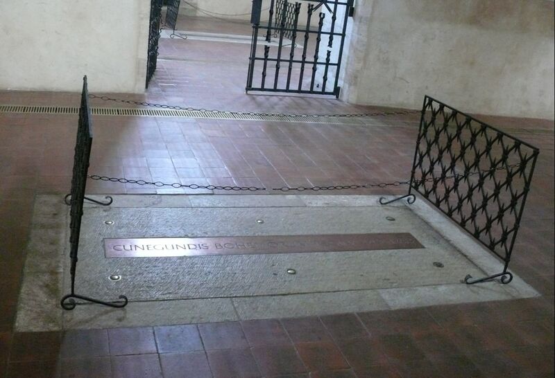 ملف:Kunhuta hrob.jpg