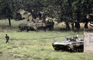 دبابات سورية في جسر الشغور 12 مايو 2011.jpg