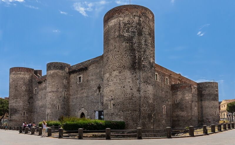 ملف:Catania Castel Ursino.jpg