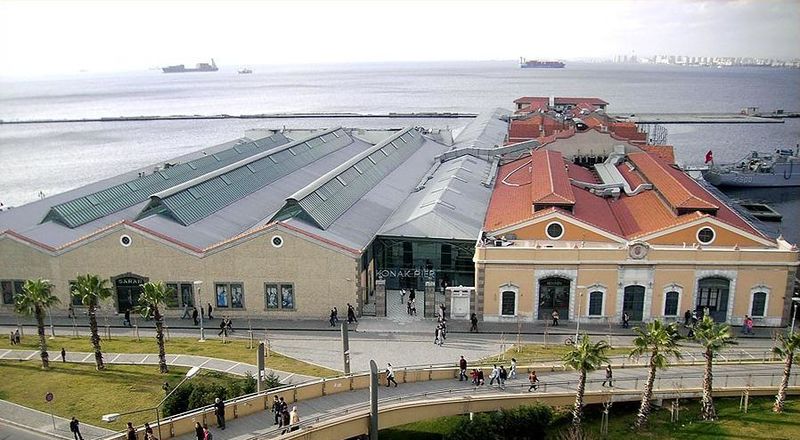ملف:Konak Pier.JPG