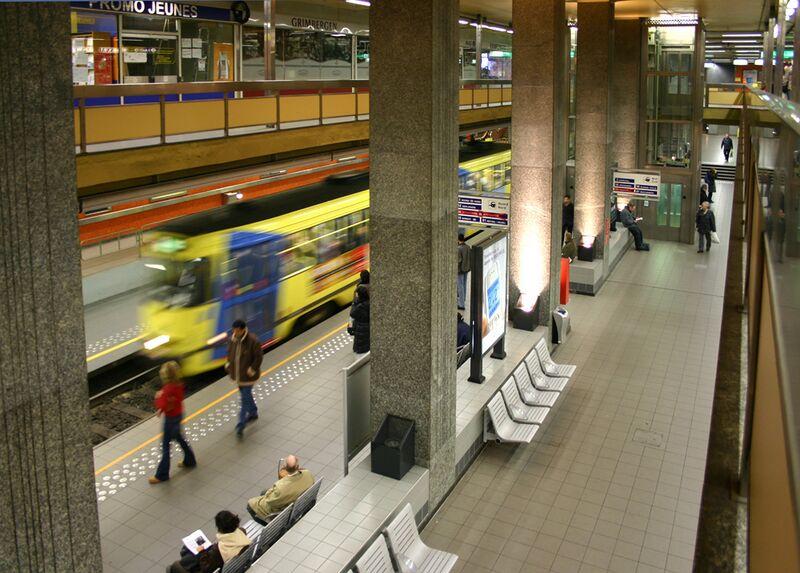 ملف:Metro bruxelles station debrouckere.jpg