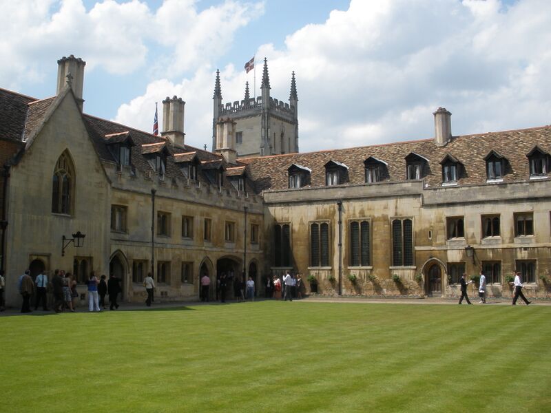 ملف:Pembroke College Cambridge.JPG