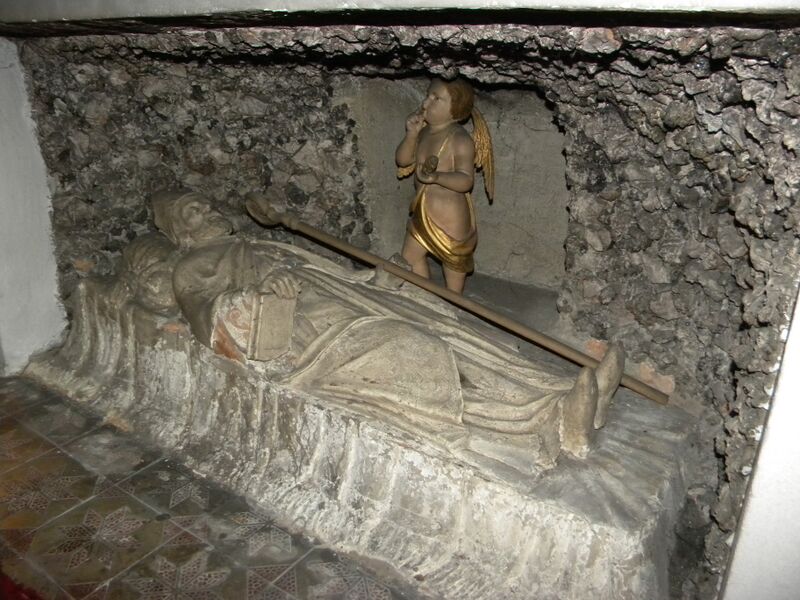ملف:St maximilian tomb.JPG