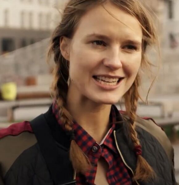 ملف:Amanda Collin 2017.jpg