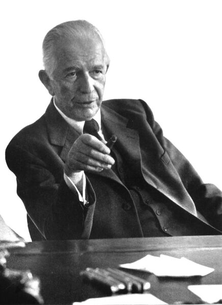 ملف:Assar Gabrielsson Volvo 1960.jpg