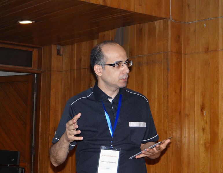 ملف:DrHusseinAbdelfatah CU.jpg