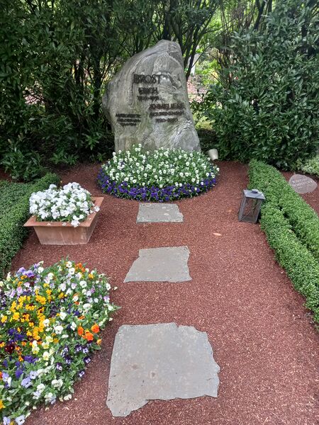 ملف:Grab Erich Brost.jpg