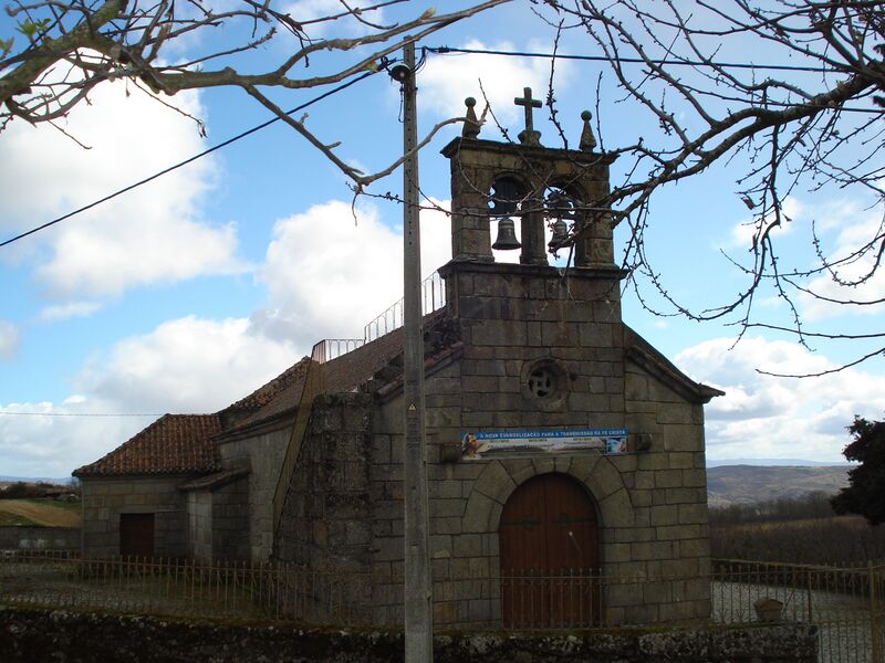 ملف:Igreja de Santo André-Oucidres.JPG