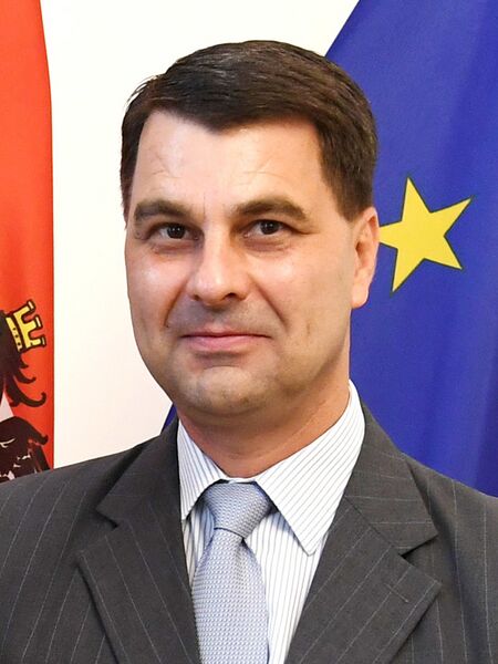 ملف:Johannes Peterlik (cropped).jpg