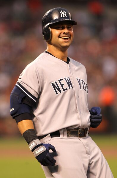 ملف:Nick Swisher basepaths 2011.jpg