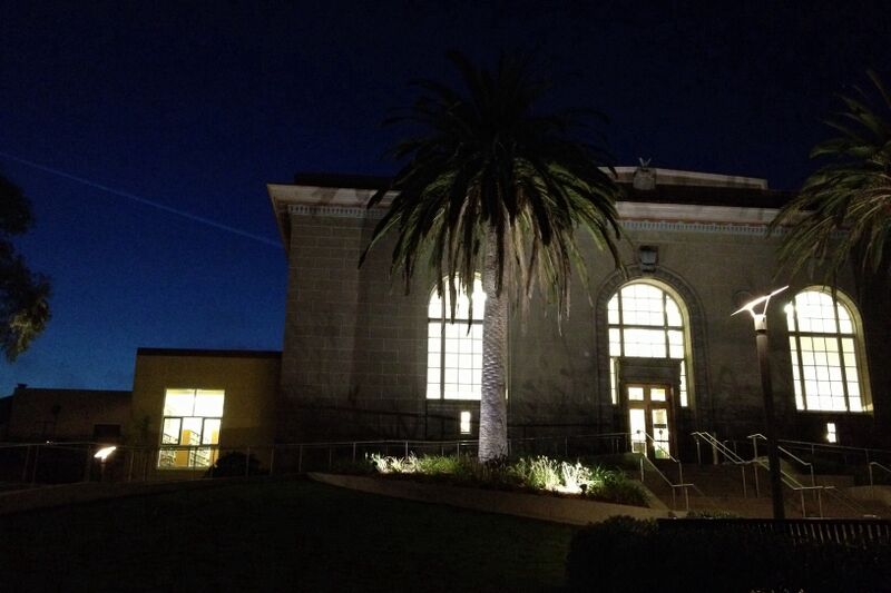 ملف:Richmond Branch Library (11658297215).jpg