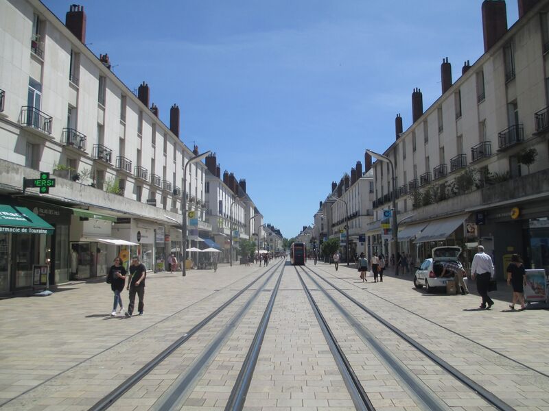 ملف:Rue National (Tours).jpg