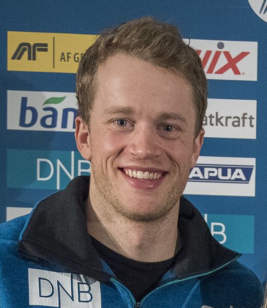 ملف:Tarjei Bø biathlete (cropped).jpg