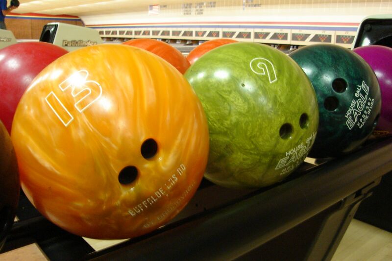 ملف:Bowlingball.JPG