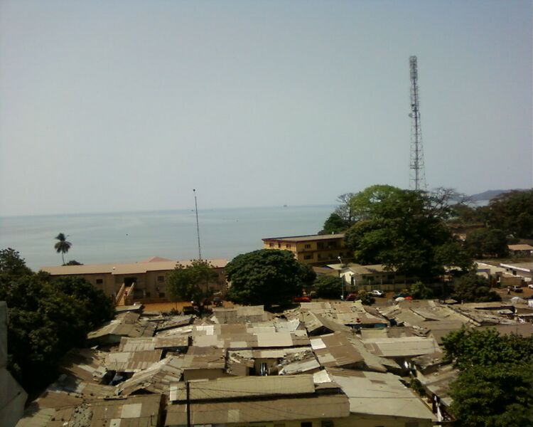 ملف:Les toits de Manquepas4.jpg