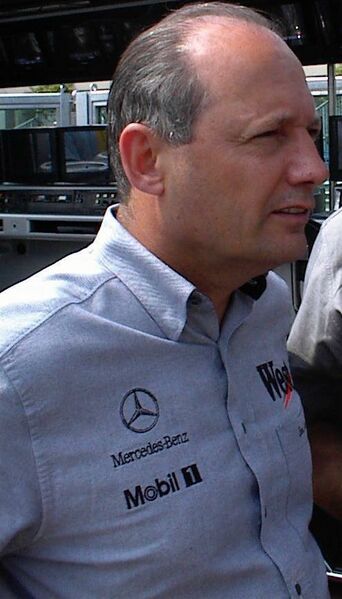 ملف:Ron dennis 2000Monaco.jpg