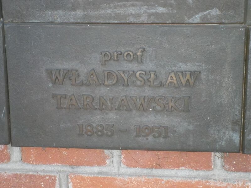ملف:Władysław Tarnawski grób symboliczny.JPG