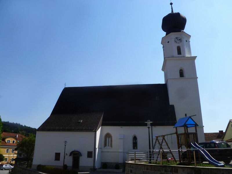 ملف:Enzenkirchen (Pfarrkirche).jpg