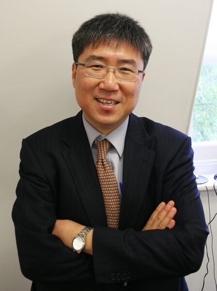 ملف:Ha-Joon Chang profile.jpg