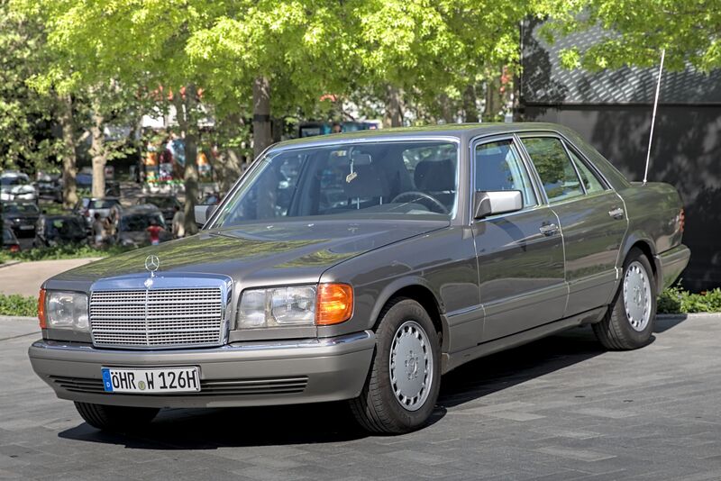 ملف:Mercedes-Benz W126 MOPF 1X7A0398.jpg