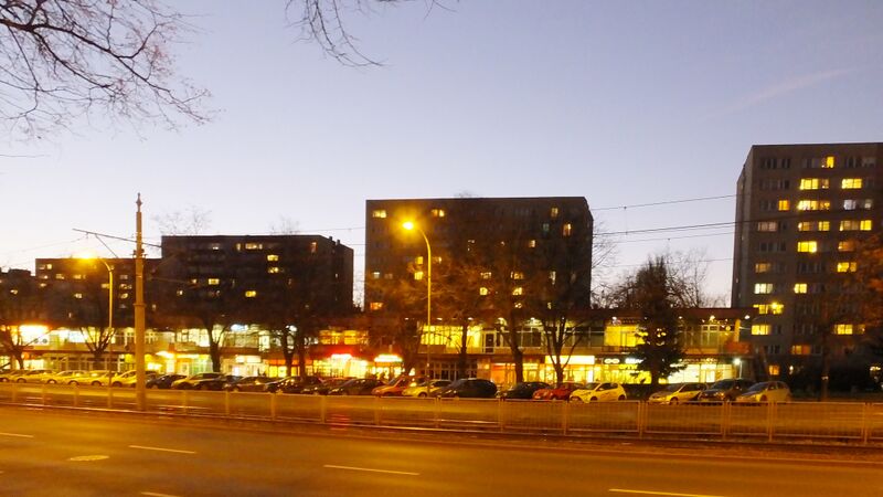 ملف:Pawilony przy grójeckiej.jpg