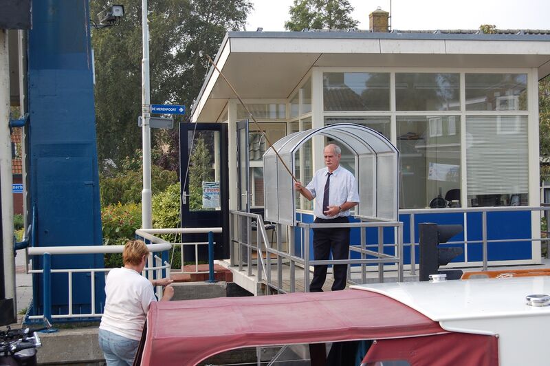 ملف:Pier-Christiaansloot Echtenerbrug Brugwachter.JPG