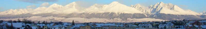 ملف:Poprad banner HighTatras.JPG