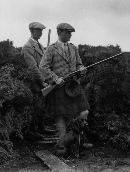 ملف:August-1922-m-mcdonald-a-member-of-lord-woolavingtons-house-party-a-picture-id3432611 cropped.jpg