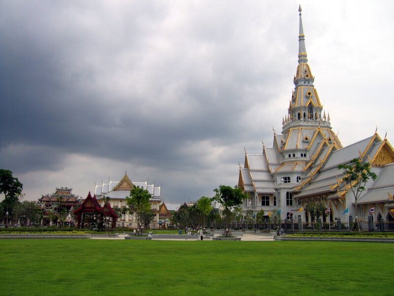 ملف:View of Wat Sothonwararam.jpg