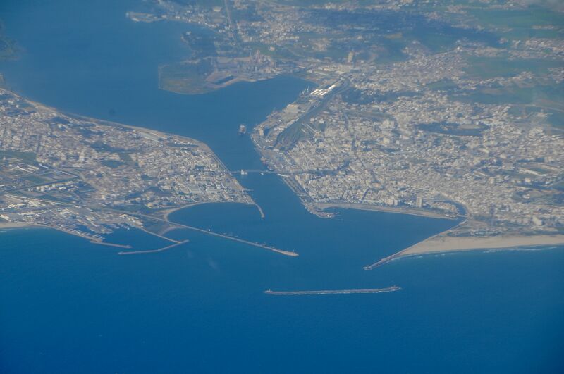 ملف:VueAerienneCanalBizerteTunisie.JPG