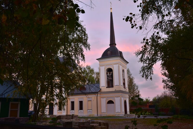 ملف:Церковь Троицы Живоначальной. Мартемьяново.JPG