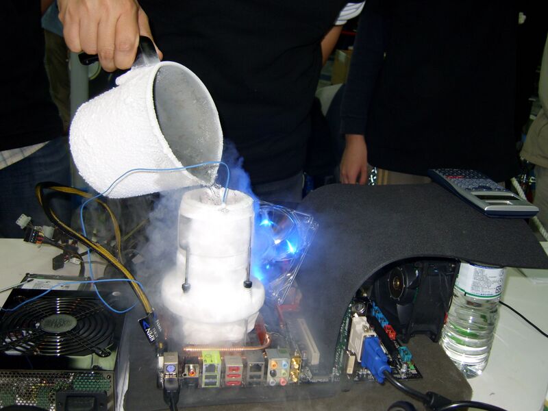 ملف:2007TaipeiITMonth IntelOCLiveTest Overclocking-6.jpg