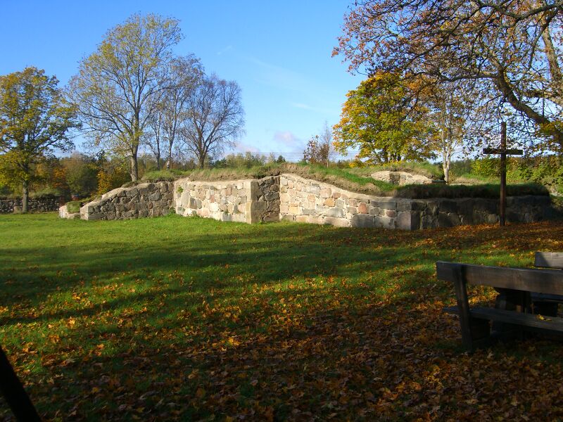 ملف:Karls kyrkoruin.JPG