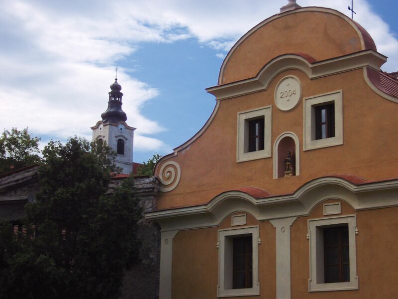 ملف:Smolnice 4 a kostel.jpg