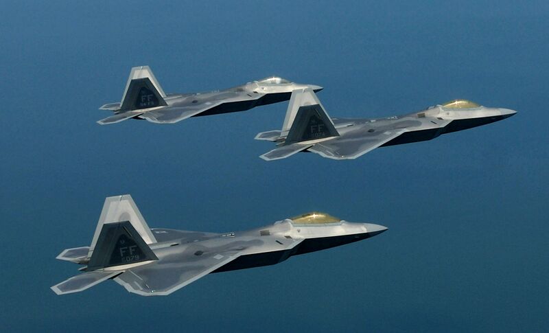 ملف:F22 Training Formation.jpg