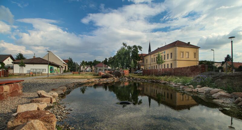 ملف:Senomaty náves 5.jpg