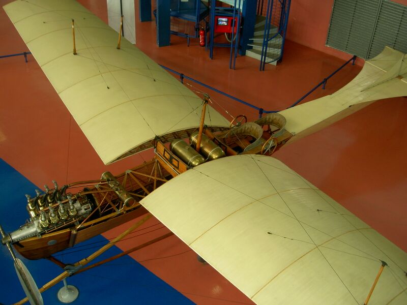 ملف:Antoinette VII.JPG