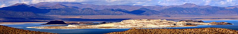 ملف:Banner Mono Lake.JPG