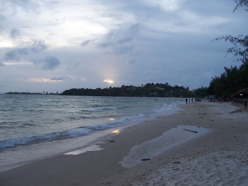 ملف:Sihanoukville beach.JPG