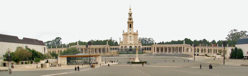 ملف:Basilica Fatima.jpg