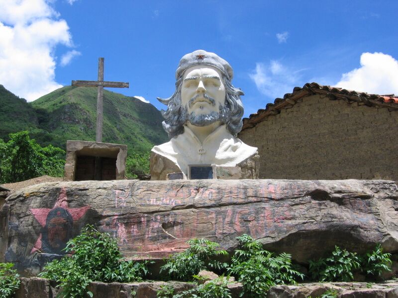 ملف:Che Guevara statue.jpg