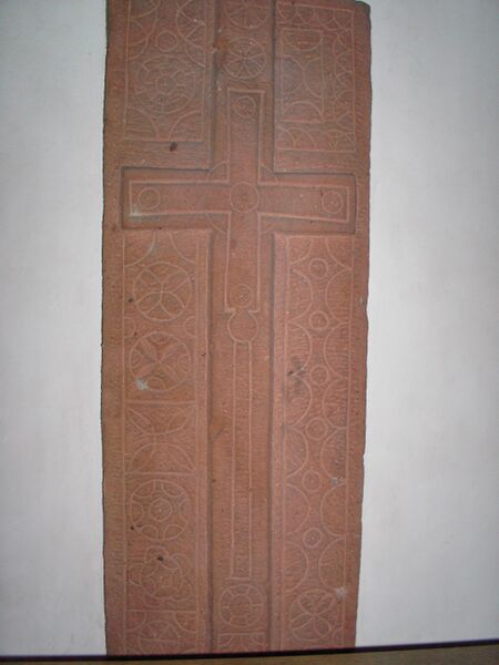 ملف:Grabplatte Bischof Reginbald, Speyer.JPG