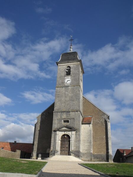 ملف:06-Saint-Hilaire-Eglise.JPG