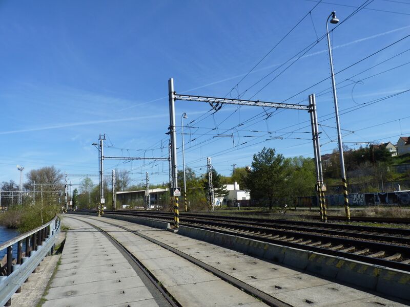ملف:Blansko, koleje u nádraží.JPG