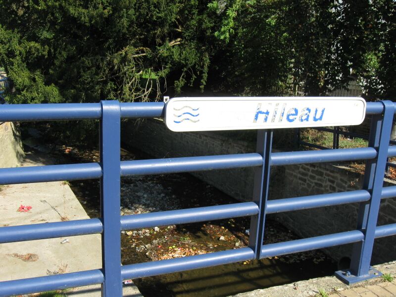 ملف:Houyet Hileau.jpg