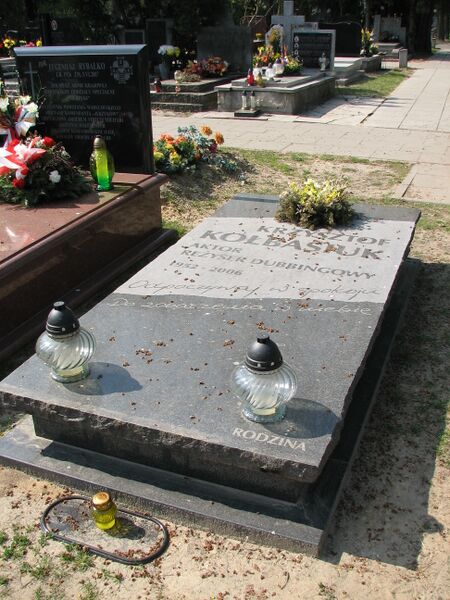 ملف:Krzysztof kolbasiuk nagrobek.JPG