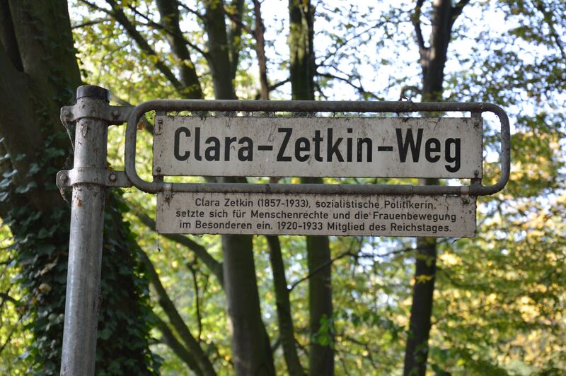 ملف:Clara-Zetkin-Weg Hannover sign.JPG