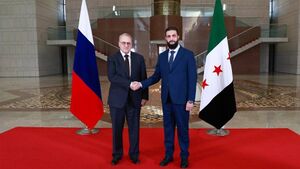 أحمد الشرع (يمين) وميخائيل بوغدانوف (يسار) دمشق 29 يناير 2025