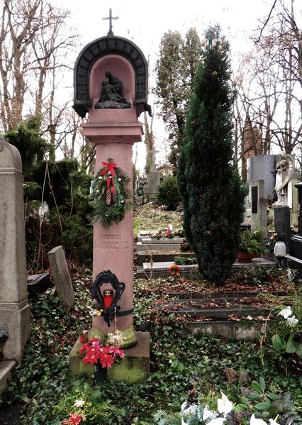 ملف:Hrob Ladislav Labek.JPG