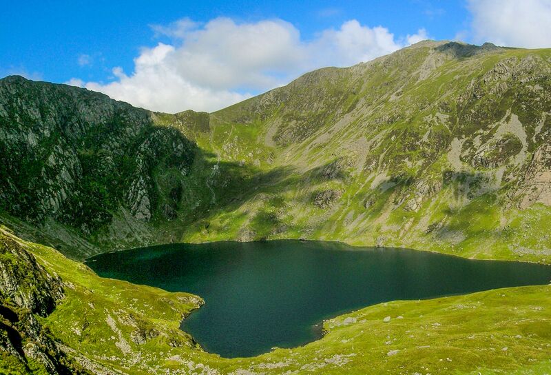 ملف:Cadair Idris wide view.jpg